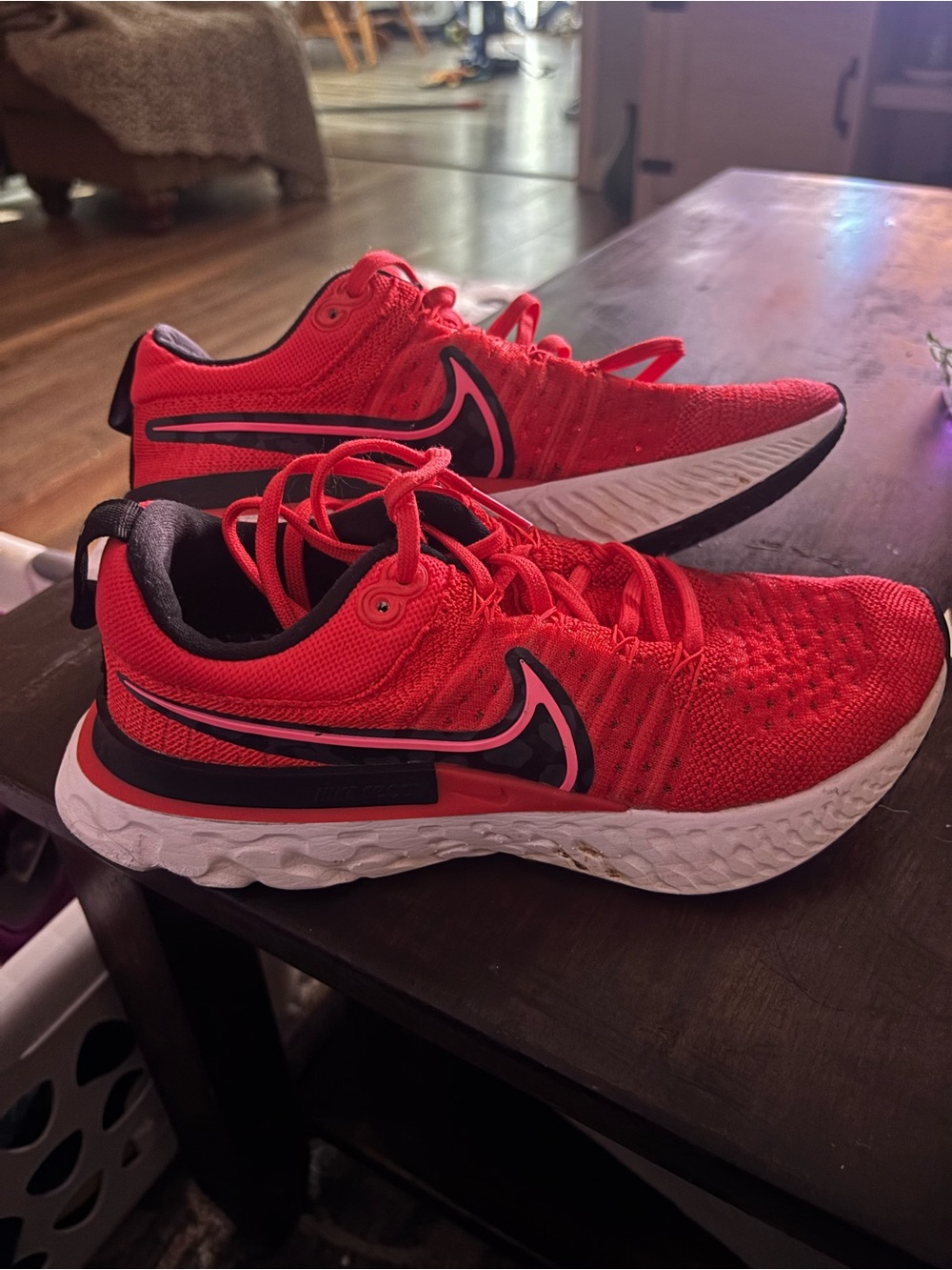 Nike React Flyknit  Red and Black Knit Running Shoes size 6.5